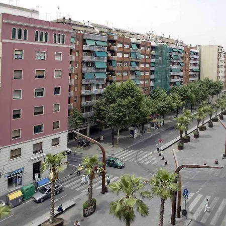 Serennia Sants Apartment